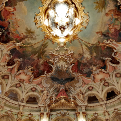 © Prof. Ali Meyer | Hamlet | Karin Henkel | Komparserie Ali Meyer :: Darstellender Kuenstler | Burgtheater auf Tournee im Staatstheater Wiesbaden 2025